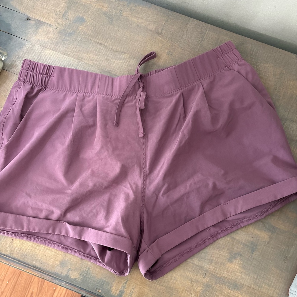 Zyia Active Womens Shorts size xl summer shorts light purple color EUC